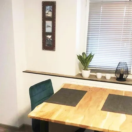 Appartement Kleine Mit Separatem Eingang