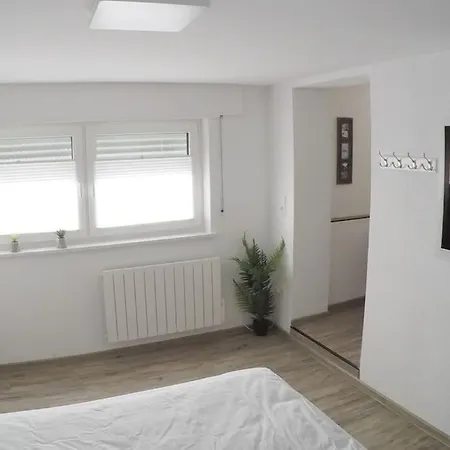 Kleine Mit Separatem Eingang